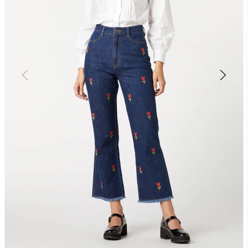 NWT Tulip Embroidered Jeans